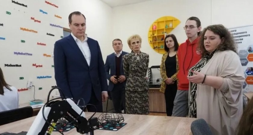 Глава Мордовии посетил Центр молодежной политики и туризма в Рузаевке