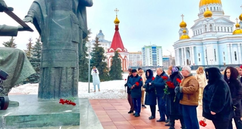 Жители Саранска почтили память героев освобождения Ленинграда от блокады фашистов
