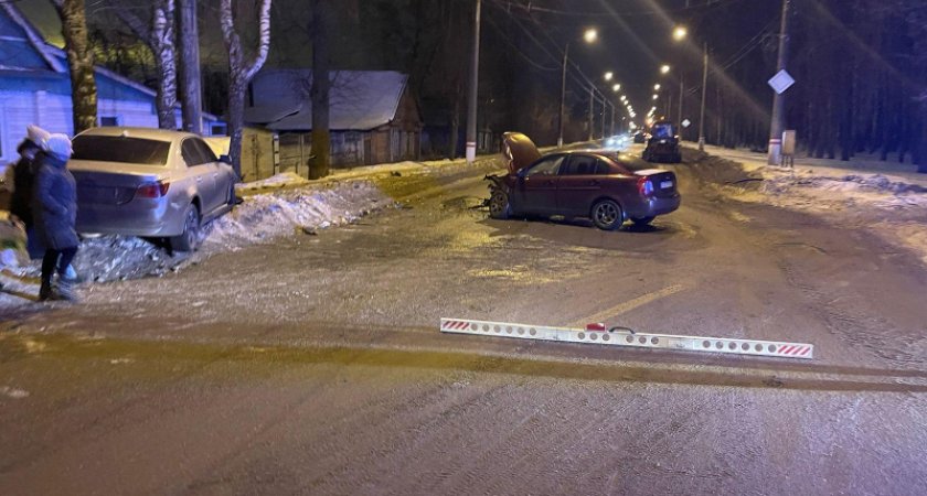 В Мордовии «Хендай Верна» столкнулась с «BMW»