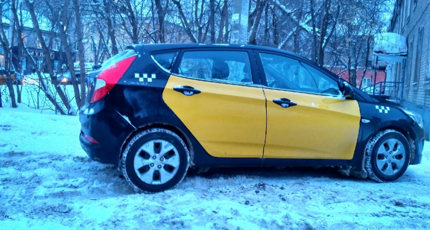 Таксист из Мордовии получил штраф за кражу телефона у пассажирки