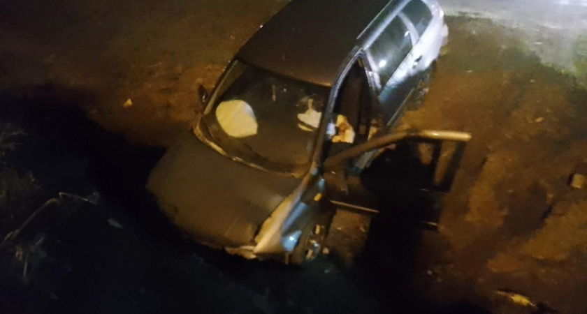 В Мордовии «Лада» съехала в кювет после столкновения с «Фольксвагеном»