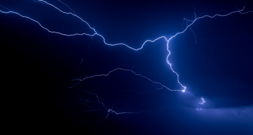 МЧС Мордовии предупреждает о надвигающейся грозе