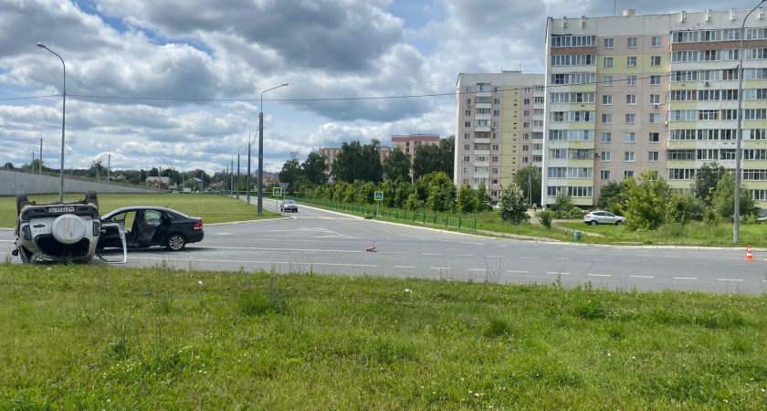 В Саранске водитель иномарки устроил ДТП на улице Серова