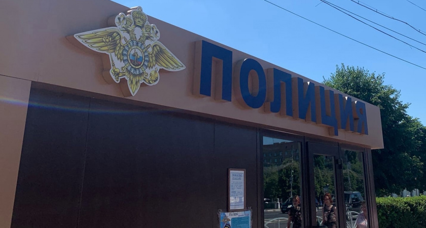 Пьяный 18-летний житель Рузаевки украл из кафе чужую куртку с деньгами