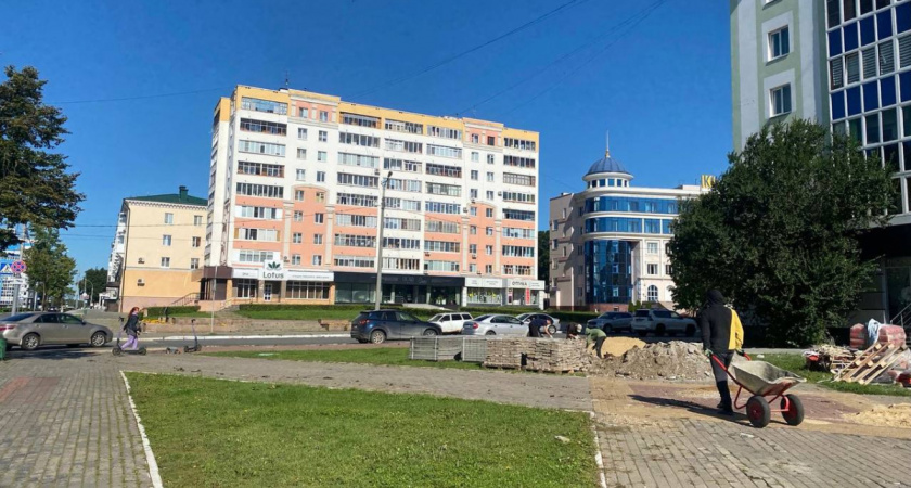 В Саранске на улице Московской начался ремонт брусчатки