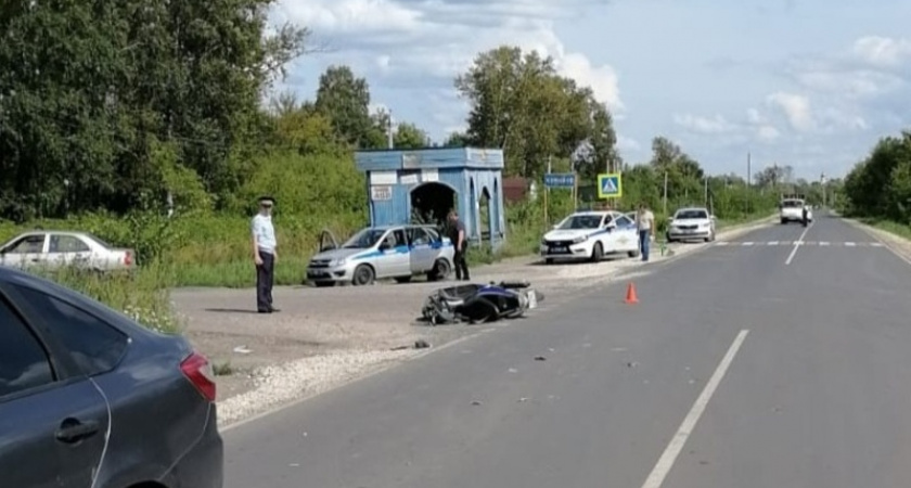 В Мордовии 61-летний водитель скутера пострадал в ДТП с Lada Granta