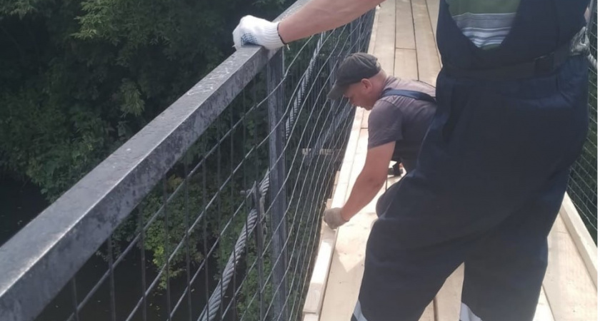 В Саранске ремонтируют подвесной мост через реку Инсар