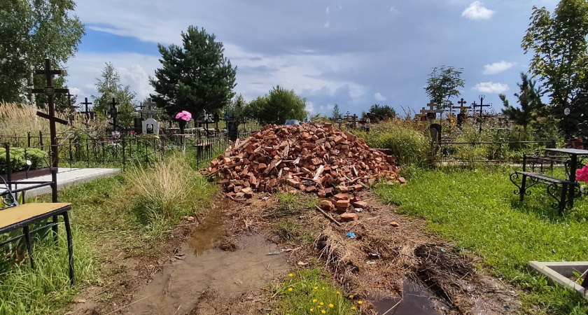 Жители Мордовии жалуются на состояние дорог Ключарëвских кладбищ