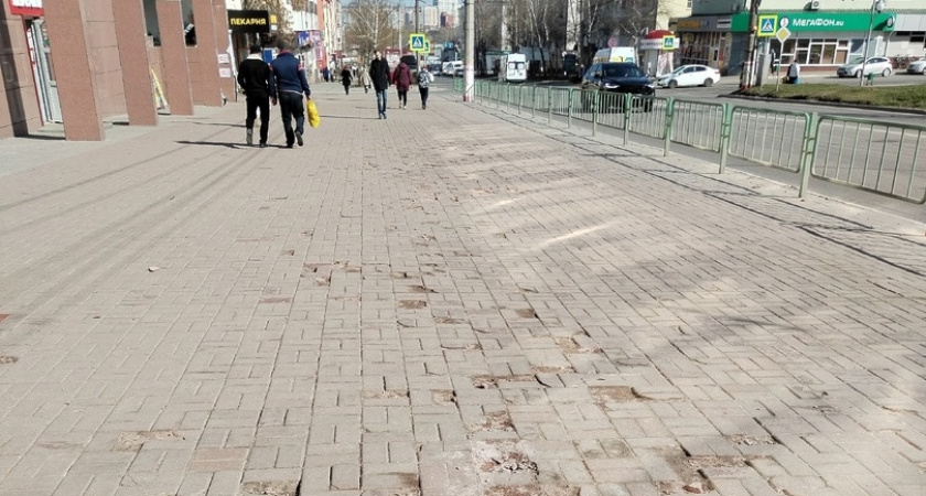 Жители Саранска пожаловались на плохое состояние городского тротуара
