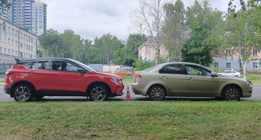В Саранске 60-летняя водитель Geely сбила пешехода
