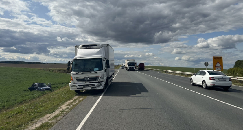 В Чамзинским районе в ДТП с грузовиком пострадали водитель ВАЗа и его 37-летняя пассажирка