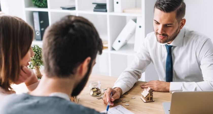 ВТБ: перед повышением ставок спрос на ипотеку вырос на 40%