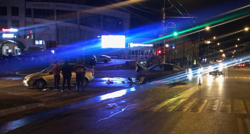 На улице Большевистской в Саранске в ДТП пострадали 11-летняя и 19-летний пассажиры