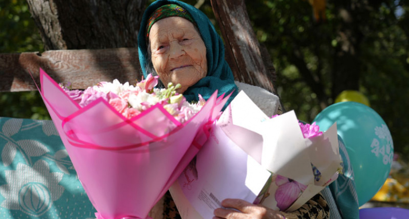 В Мордовии долгожительницу Анну Гавриловну поздравили со 100-летием