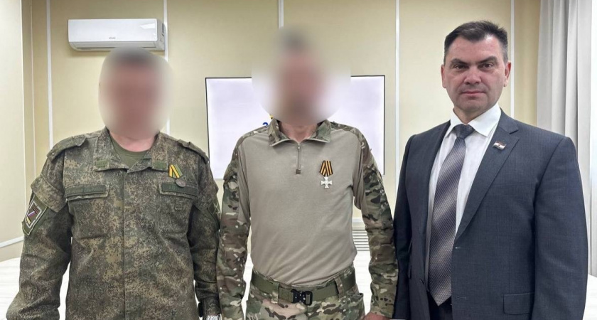 В Мордовии ветерану СВО с позывным «Солдат» вручили знак отличия «Георгиевский крест»