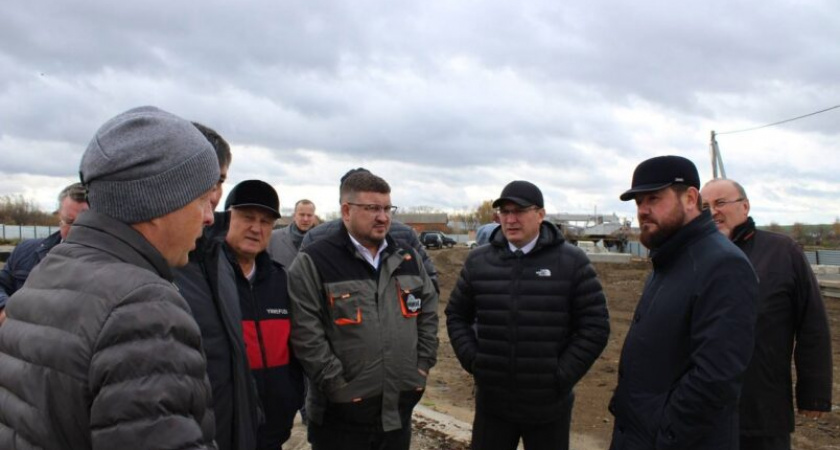 Корпус школы в селе Белозерье строят слишком низкими темпами