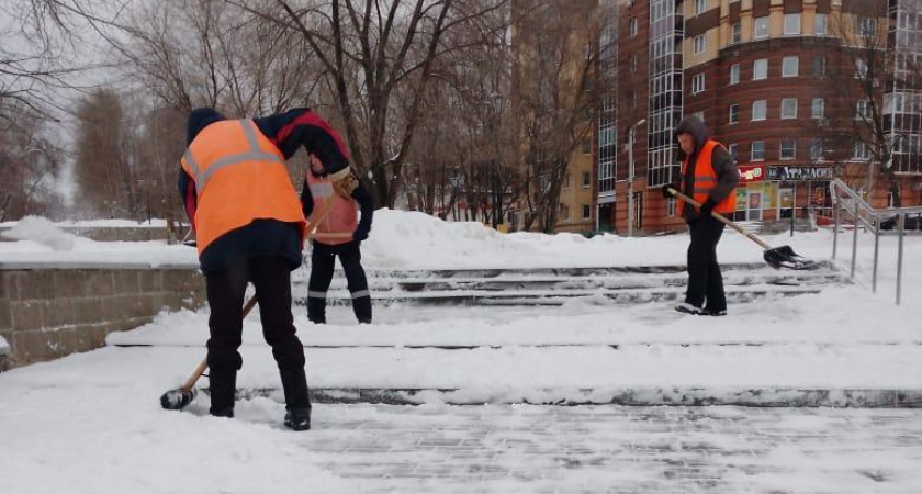 В Саранске устраняют последствия снежного циклона 112 единиц техники и 1136 человек