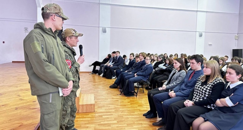 В школе №18 Саранска провели «Урок мужества» ветераны СВО