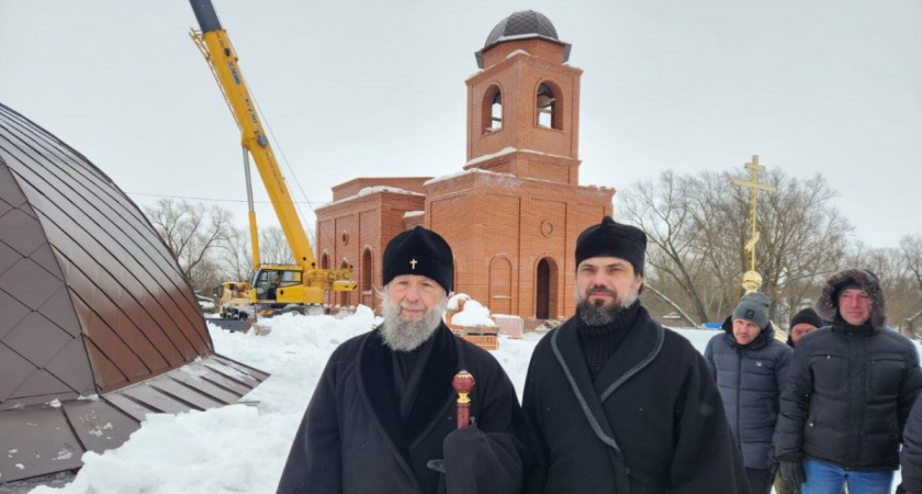 В Ромодановском районе освятили кресты, купола и колокола строящегося храма
