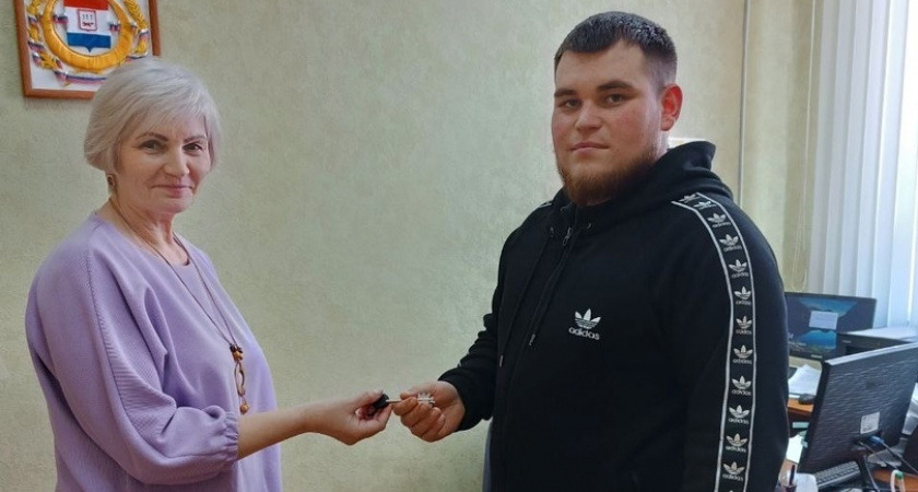 В Мордовии ветерану СВО-сироте помогли получить квартиру «Защитники Отечества»