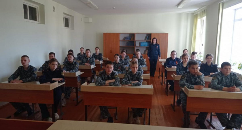 Сотрудники УФСИН организовали уроки мужества для школьников Мордовии