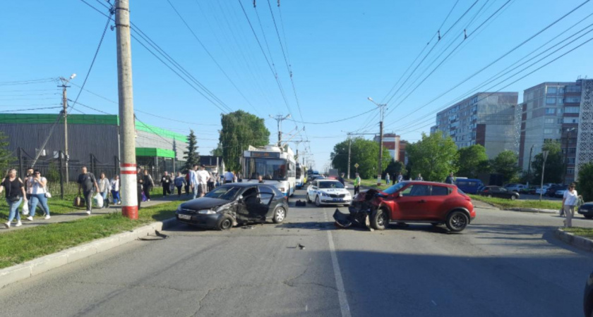 В Саранске останавливали автобусы из-за ДТП на улицах Косарева и Ярославской