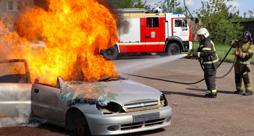 В Саранске состоялись совместные учения сотрудников МЧС, ДПС и медиков