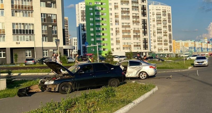 В Саранске в ДТП с ВАЗ пострадали водитель и 3-летний пассажир Kia