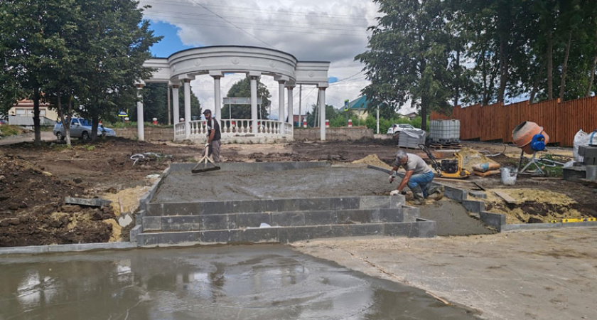 В Рузаевке потребовали ускориться рабочих, ремонтирующих аллею Славы