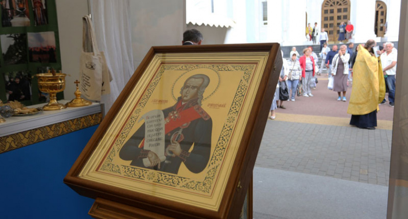 Мордовский митрополит открыл православную выставку в Саранске