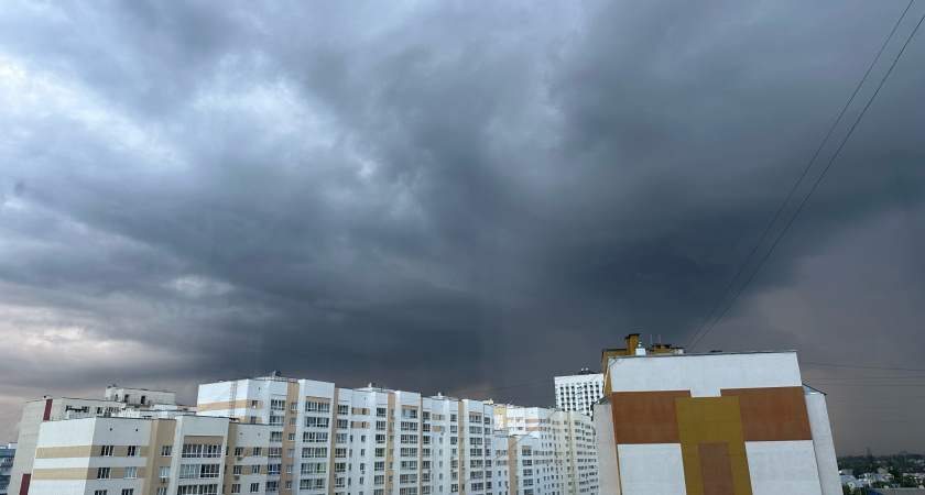 МЧС Мордовии выпустило предупреждение на 14 августа о грозе и сильном ветре