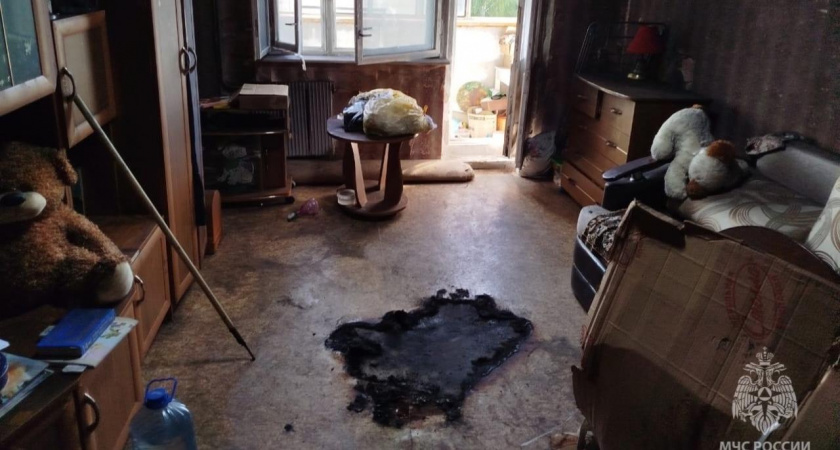 В Рузаевке загорелся мусор в квартире пенсионерки