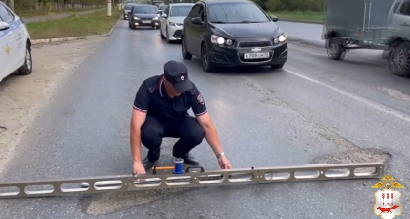 В Саранске составили более 140 протоколов на коммунальщиков из-за дорожных ям