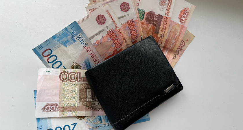 Тонометры из рук повыпадали: пенсионерам выплатят от 500 до 16 000 рублей уже в ближайшее время