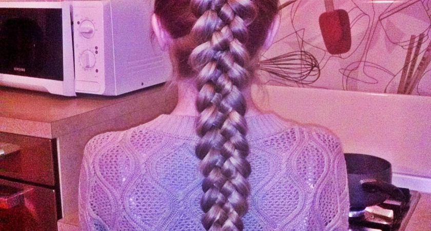 В СССР вам около виска бы покрутили: эта привычка после душа кричит о низком интеллекте женщины