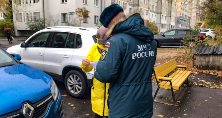 Сотрудники МЧС провели рейд для жителей Саранска по мерам пожарной безопасности