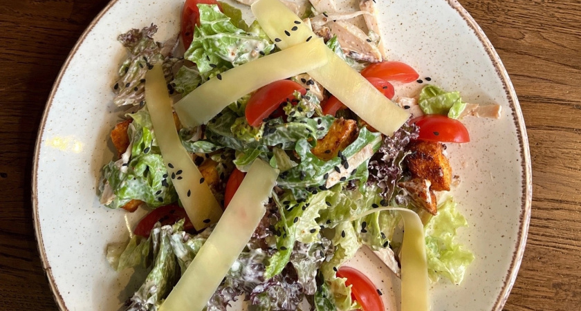 Салат "Наслаждение" идеален на Новый Год: в разы лучше приевшихся "Оливье" и "Шубы"