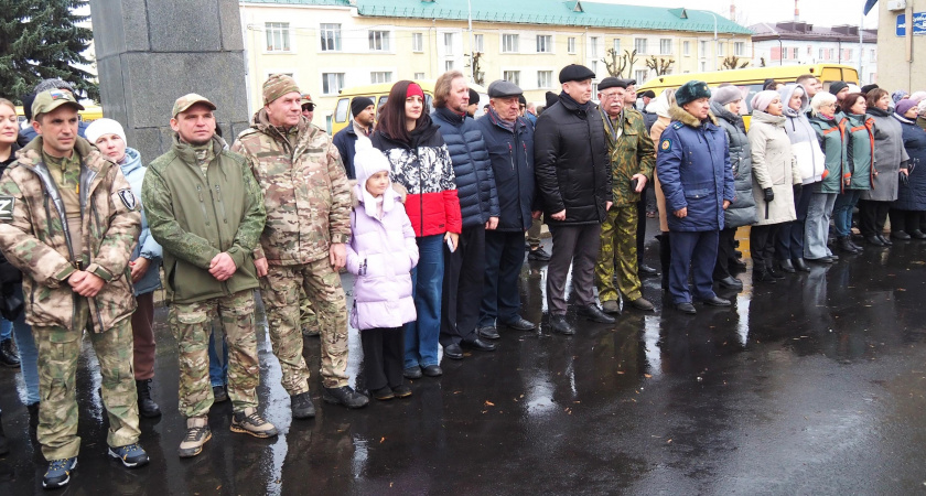 В Рузаевке к 80-летию Победы высадили 80 голубых елей