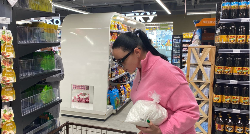 Цена взлетит на Новый год: знающие люди закупают этот товар заранее и хранят в морозилке