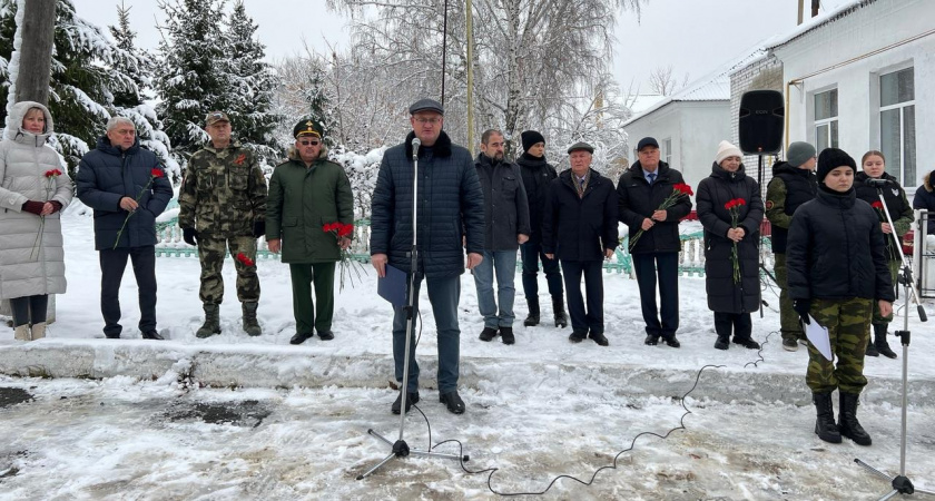 В Краснослободске установили памятную доску генералу-майору Якову Котельникову