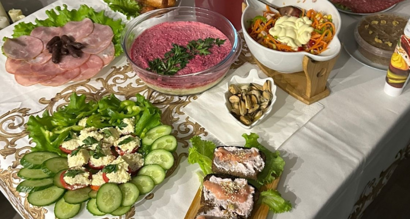 Забытый новогодний салат из СССР: проверенный временем рецепт – гости будут подпрыгивать в ожидании добавки