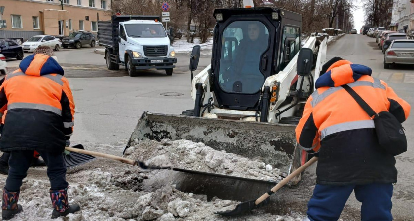 В Саранске для уборки снега задействовали более 50 единиц техники