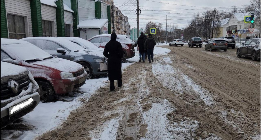 Жители Саранске недовольны ведущим к зданию Соцфонда тротуаром