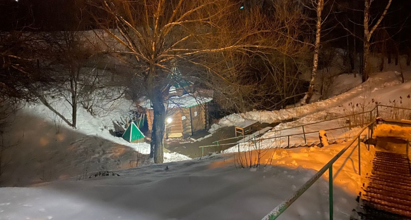 Владимир Быков лично убедился в безопасности крещенских купелей