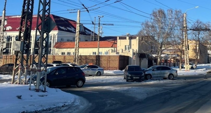 На улице Осипенко в Саранске произошла массовая авария