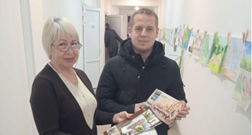 Саранский издатель книг передал партию литературы библиотеке Херсонской области