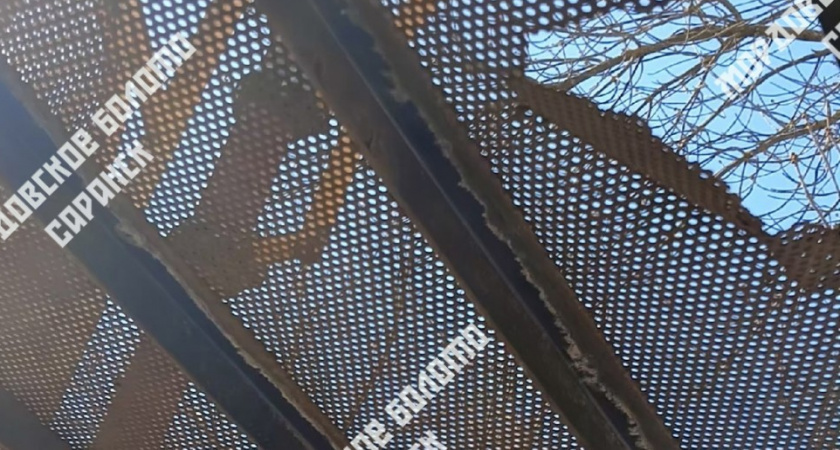 Жители Саранска заметили опасную детскую площадку