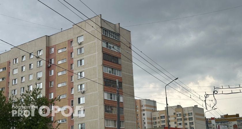 С 25 апреля запретят установку натяжных потолков - список квартир, где снимут