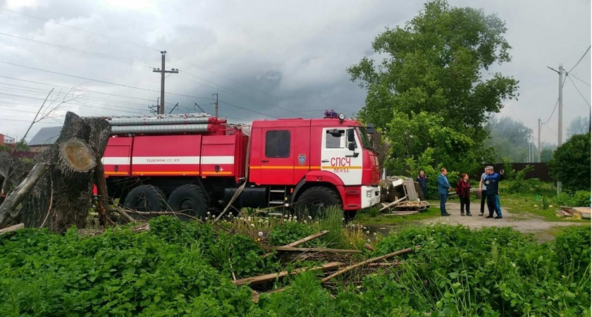 В Рузаевке огонь полностью уничтожил баню
