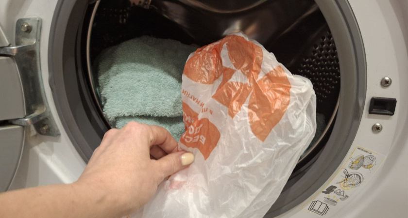 Кладу пакет из "Пятерочки" или "Магнита" в стиральную машинку - на выходе простыни как в Италии, белее снега, хрустят и пахнут свежестью